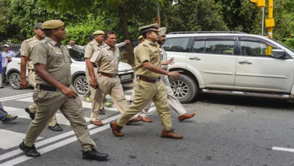 दिल्ली विधानसभा चुनाव 2020: एक्शन में आई पुलिस, धर-पकड़ अभियान हुआ तेज दिल्ली विधानसभा चुनाव 2020: एक्शन में आई पुलिस, धर-पकड़ अभियान हुआ तेज