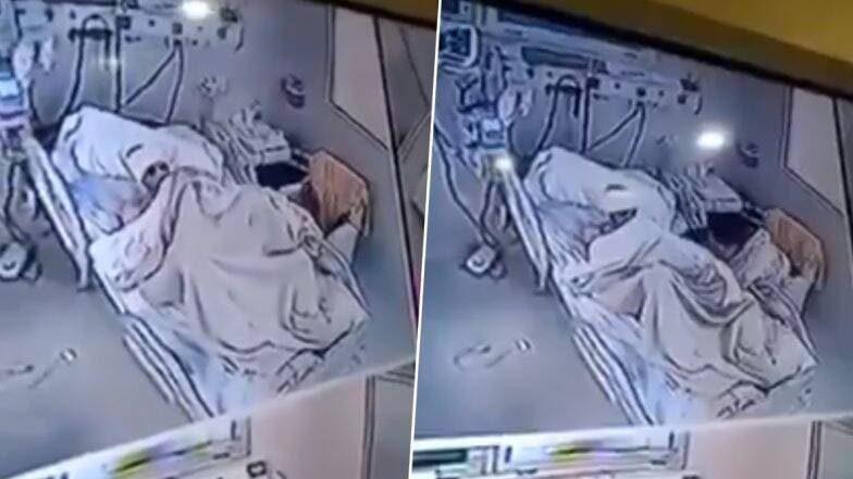 महिला ने हॉस्पिटल के बेड पर मरीज को दिया Blowjob! पाकिस्तान के इम्पोरियम सिनेमा हॉल के बाद हॉस्पिटल का प्राइवेट विडियो भी हुआ LEAK महिला ने हॉस्पिटल के बेड पर मरीज को दिया Blowjob! पाकिस्तान के इम्पोरियम सिनेमा हॉल के बाद हॉस्पिटल का प्राइवेट विडियो भी हुआ LEAK