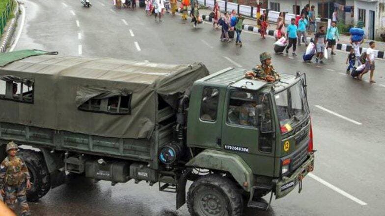 श्रीनगर के कुछ हिस्सों को छोड़ अधिकतर इलाकों से पाबंदियां हटाई गई