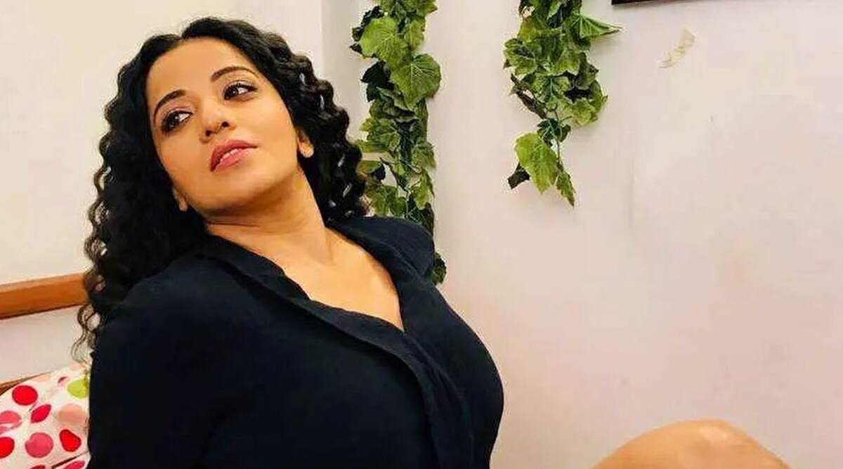 भोजपुरी एक्ट्रेस मोनालिसा ने ब्लैक ड्रेस में पोस्ट की हॉट फोटो, देखें तस्वीरें भोजपुरी एक्ट्रेस मोनालिसा ने ब्लैक ड्रेस में पोस्ट की हॉट फोटो, देखें तस्वीरें