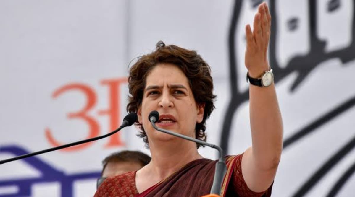 प्रियंका गांधी वाड्रा ने भी सरकार पर किया तीखा प्रहार, कहा- पूरा प्रशासन चिन्मयानंद को गले लगा रहा है, बचा रहा है प्रियंका गांधी वाड्रा ने भी सरकार पर किया तीखा प्रहार, कहा- पूरा प्रशासन चिन्मयानंद को गले लगा रहा है, बचा रहा है