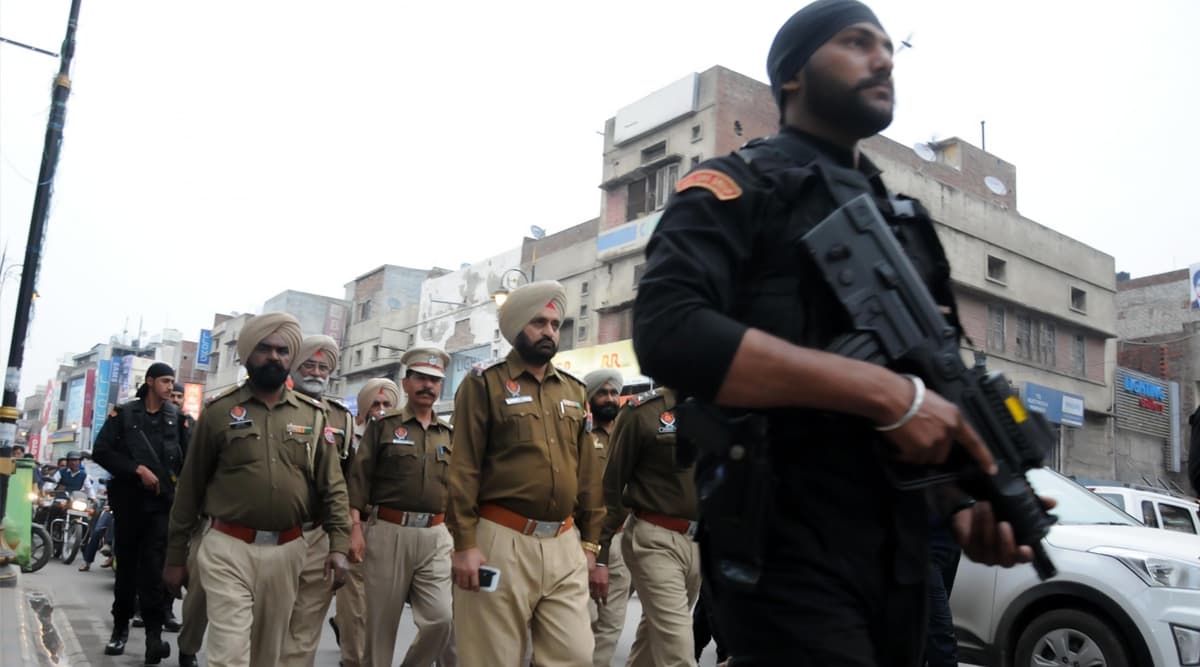 ISI की नापाक साजिश का खुलासा होने के बाद पंजाब में हाई अलर्ट, पुलिसकर्मियों की छुट्टियां रद्द ISI की नापाक साजिश का खुलासा होने के बाद पंजाब में हाई अलर्ट, पुलिसकर्मियों की छुट्टियां रद्द