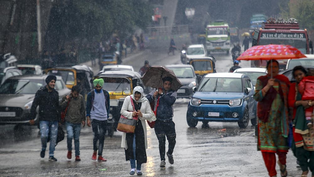 मुंबई, ठाणे और पालघर के लिए मौसम विभाग ने जारी किया ऑरेंज अलर्ट- जानें कब मिलेगी राहत मुंबई, ठाणे और पालघर के लिए मौसम विभाग ने जारी किया ऑरेंज अलर्ट- जानें कब मिलेगी राहत