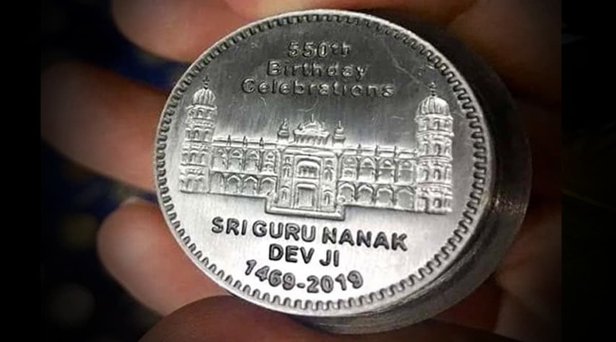 पाकिस्तान ने गुरु नानक देव के 550वें प्रकाश पर्व पर जारी किया सिक्का पाकिस्तान ने गुरु नानक देव के 550वें प्रकाश पर्व पर जारी किया सिक्का