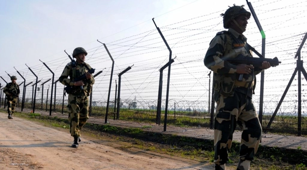 जम्मू के सांबा में तीन स्थानों पर संदिग्ध पाकिस्तानी ड्रोन दिखे