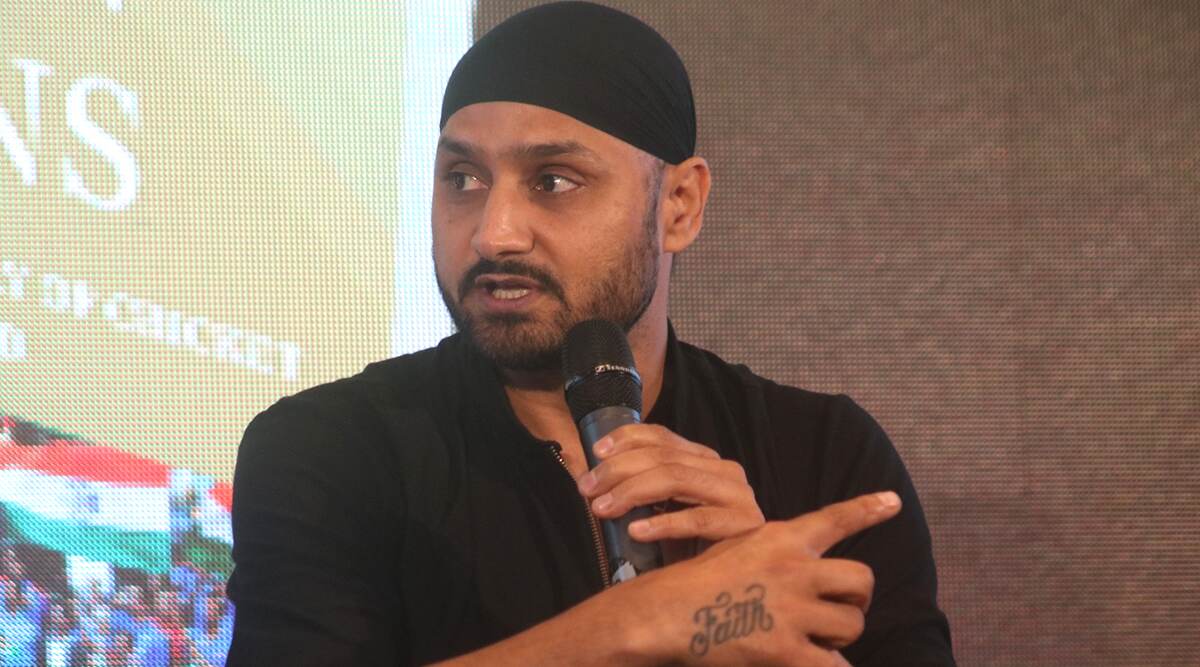 हरभजन सिंह 'द हंड्रेड लीग' में खेलने के लिए इंटरनेशनल क्रिकेट से ले सकते हैं संन्यास: रिपोर्ट हरभजन सिंह 'द हंड्रेड लीग' में खेलने के लिए इंटरनेशनल क्रिकेट से ले सकते हैं संन्यास: रिपोर्ट