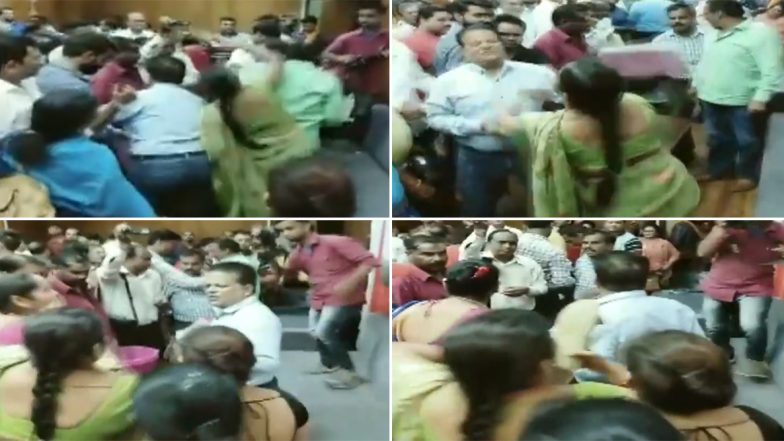 मध्यप्रदेश: ग्वालियर में फ्लैट की चाबी न मिलने से भड़की महिला, पार्षद को चप्पल से पीटा