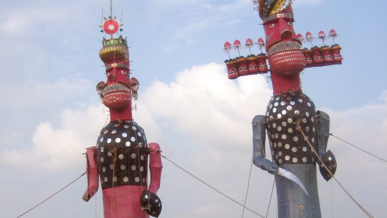 Dussehra 2019: बारिश की मार से रावण भी परेशान, दहन से पहले पहनाया गया रेनकोट