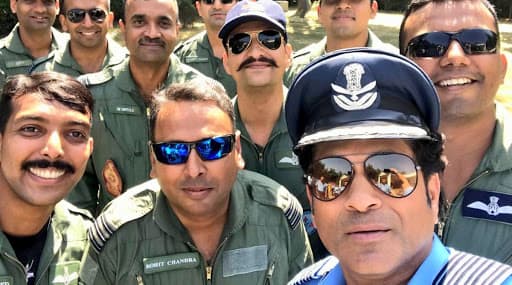 भारतीय वायुसेना की 87वीं वर्षगांठ, मास्टर ब्लास्टर सचिन तेंदुलर ने कार्यक्रम में लिया हिस्सा, पत्नी अंजली भी रहीं साथ मौजूद भारतीय वायुसेना की 87वीं वर्षगांठ, मास्टर ब्लास्टर सचिन तेंदुलर ने कार्यक्रम में लिया हिस्सा, पत्नी अंजली भी रहीं साथ मौजूद