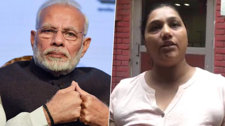 दिल्ली: ऑटो में जा रही थीं पीएम मोदी की भतीजी, पर्स छीनकर भाग गए बदमाश दिल्ली: ऑटो में जा रही थीं पीएम मोदी की भतीजी, पर्स छीनकर भाग गए बदमाश
