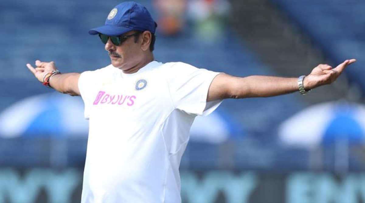 ICC ने ट्विटर पर शेयर की रवि शास्त्री की तस्वीर, लोगों ने किया जमकर ट्रोल ICC ने ट्विटर पर शेयर की रवि शास्त्री की तस्वीर, लोगों ने किया जमकर ट्रोल
