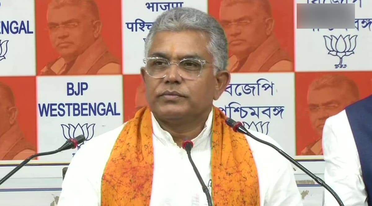 पश्चिम बंगाल बीजेपी अध्यक्ष दिलीप घोष ने कहा- जो लोग बीफ खाते हैं उन्हें कुत्ते का मांस भी खाना चाहिए पश्चिम बंगाल बीजेपी अध्यक्ष दिलीप घोष ने कहा- जो लोग बीफ खाते हैं उन्हें कुत्ते का मांस भी खाना चाहिए