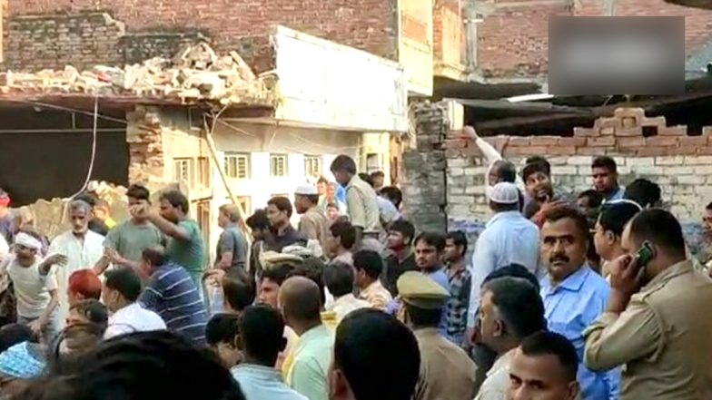 उत्तर प्रदेश: मऊ में सिलेंडर ब्लास्ट से  दो मंजिला मकान ध्वस्त, 12 की मौत- कई घायल