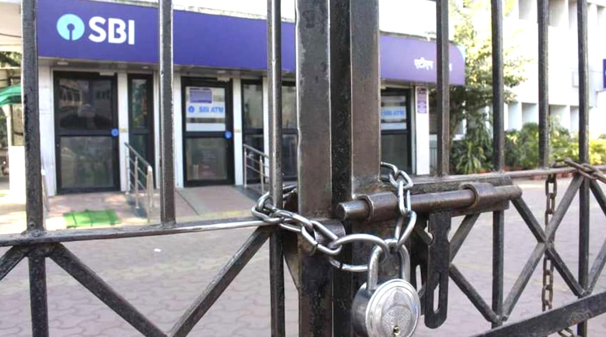 Bank Strike: भारत बंद के दौरान 8 जनवरी को हड़ताल पर रह सकते हैं बैंक कर्मचारी, एटीएम सेवा पर भी पड़ सकता है असर Bank Strike: भारत बंद के दौरान 8 जनवरी को हड़ताल पर रह सकते हैं बैंक कर्मचारी, एटीएम सेवा पर भी पड़ सकता है असर