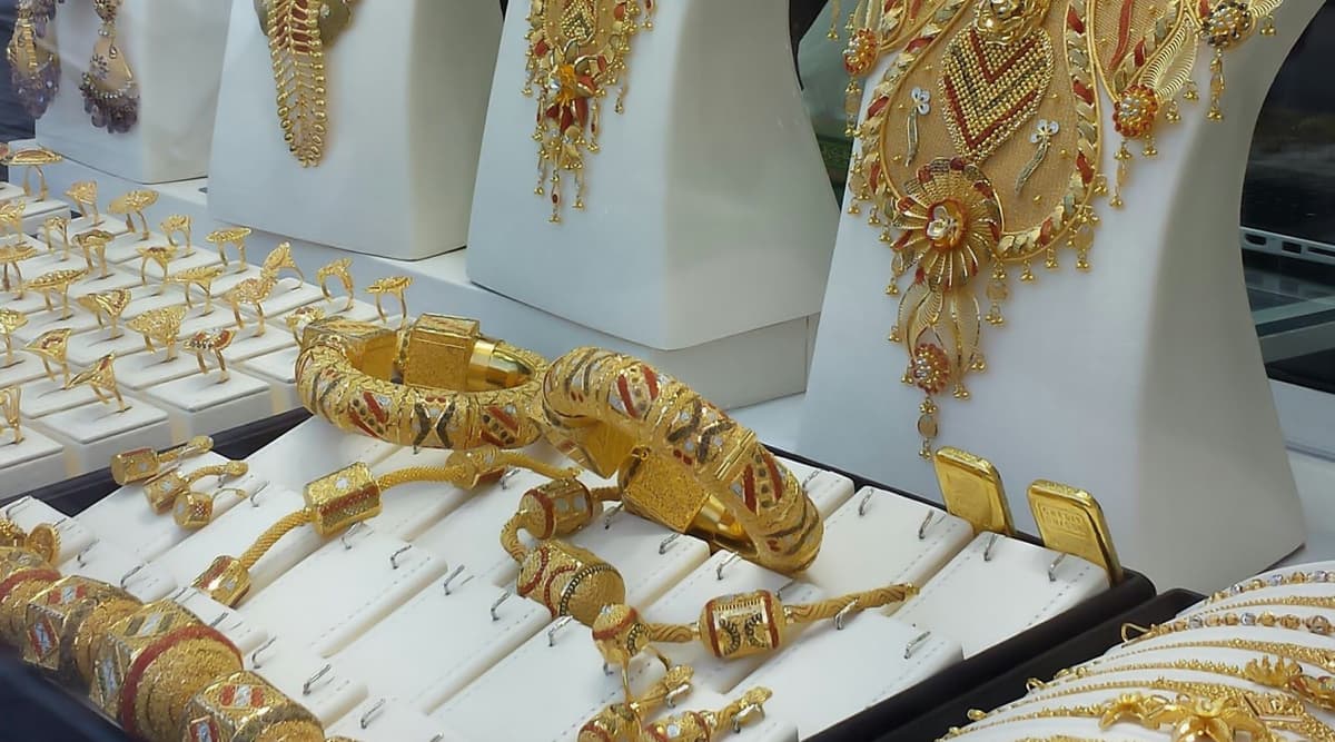 Gold Price Today: सोने में 348 रुपये और चांदी में 794 रुपये की तेजी