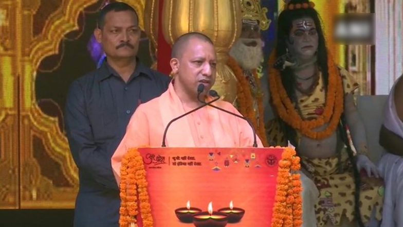 Diwali 2019: अयोध्या में गरजे CM योगी आदित्यनाथ, कहा- भारत किसी को छेड़ता नहीं, लेकिन अगर कोई छेड़ता है तो फिर उसको छोड़ता नहीं