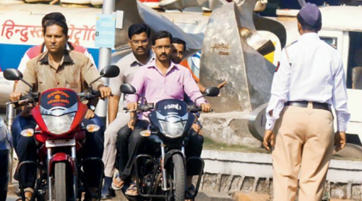 ट्रैफिक पुलिस ने महिला को भेजी गंदी फिल्म, डिपार्टमेंट ने किया ये ट्रैफिक पुलिस ने महिला को भेजी गंदी फिल्म, डिपार्टमेंट ने किया ये