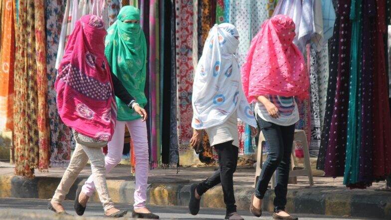 Weather Forecast: बिहार में धूप खिलने के साथ मौसम हुआ साफ, उत्तर प्रदेश में तपतपाती धुप से बढ़ी गर्मी Weather Forecast: बिहार में धूप खिलने के साथ मौसम हुआ साफ, उत्तर प्रदेश में तपतपाती धुप से बढ़ी गर्मी
