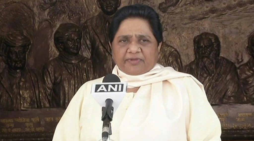 बसपा विधायक दल के नेता लालजी वर्मा और पूर्व प्रदेश अध्यक्ष राम अचल राजभर निष्कासित किए गए