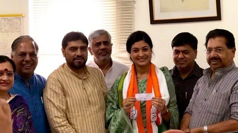 दिल्ली: AAP की पूर्व विधायक अलका लांबा कांग्रेस में शामिल दिल्ली: AAP की पूर्व विधायक अलका लांबा कांग्रेस में शामिल