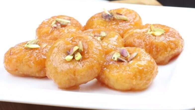 Balushahi Sweet For Diwali 2019: इस दिवाली घर पर ही बनाएं स्वादिष्ट बालूशाही, जानें सामग्री और विधि, देखें वीडियो Balushahi Sweet For Diwali 2019: इस दिवाली घर पर ही बनाएं स्वादिष्ट बालूशाही, जानें सामग्री और विधि, देखें वीडियो