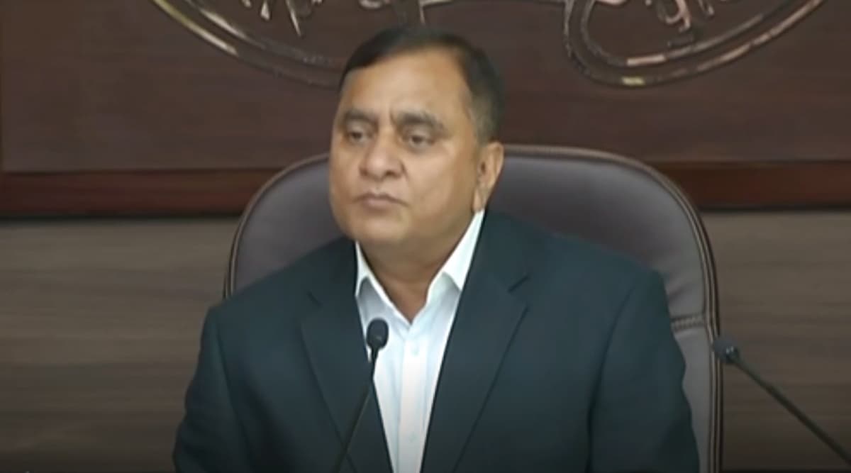 कमलेश तिवारी हत्याकांड: यूपी डीजीपी ओपी सिंह ने कहा 24 घंटे में सुलझा मर्डर केस, मौलाना मोहसिन शेख सहित 3 हिरासत में कमलेश तिवारी हत्याकांड: यूपी डीजीपी ओपी सिंह ने कहा 24 घंटे में सुलझा मर्डर केस, मौलाना मोहसिन शेख सहित 3 हिरासत में