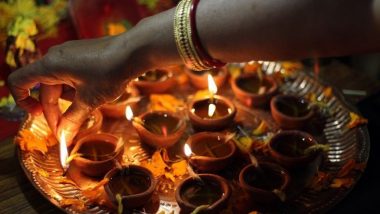 Diwali 2019 Narak Chaturdashi: श्रीकृष्ण की 14 हजार पटरानियों का राज! क्यों करती हैं इस दिन स्त्रियां सोलह श्रृंगार!