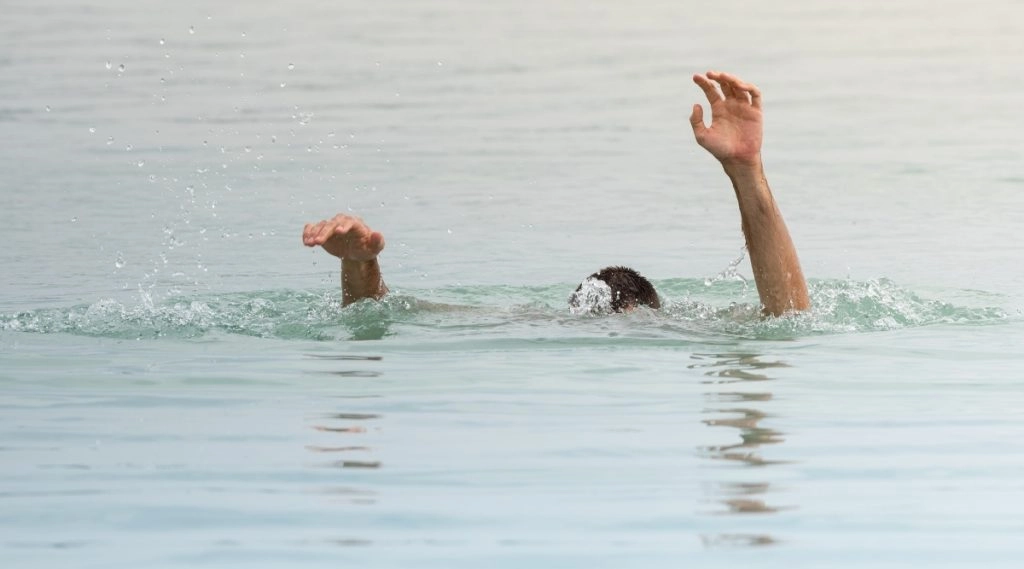 स्टंट का वीडियो बनाने के लिए हुगली नदी में छलांग लगाने वाला युवक लापता