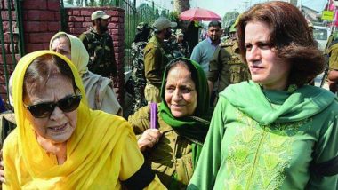 फारूक अब्‍दुल्‍ला की बहन और बेटी को कश्मीर पुलिस ने किया रिहा, आर्टिकल 370 हटाने के खिलाफ प्रदर्शन के दौरान हुई थी गिरफ्तार 