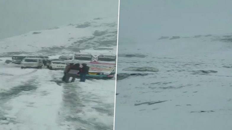 हिमाचल प्रदेश में बर्फबारी, Keylong-Manali रूट की बसे ठप्प