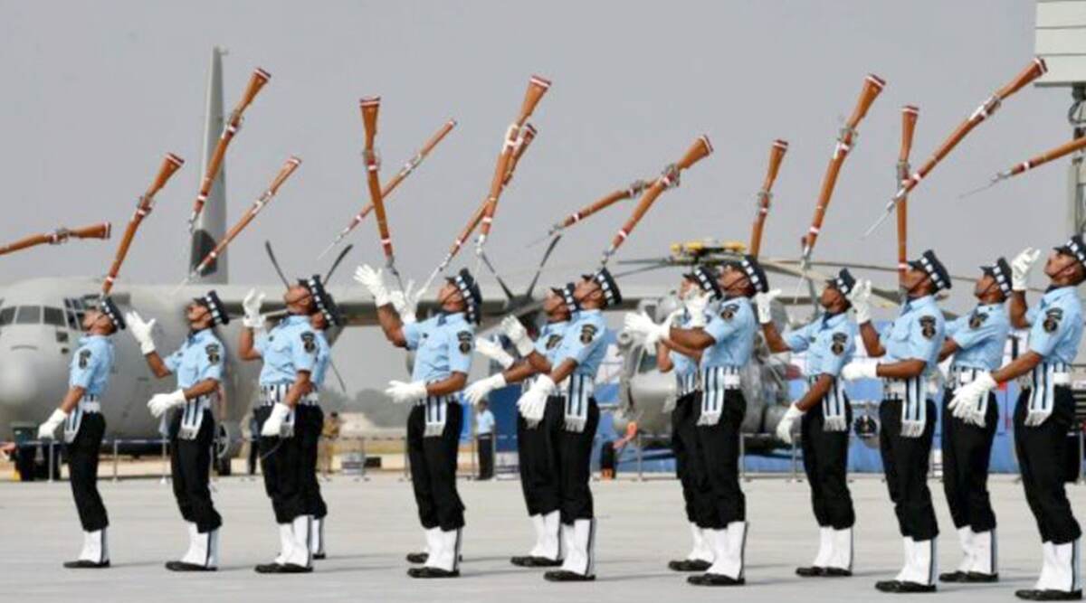 Air Force Day 2019: वायुसेना दिवस और दशहरा के मौके पर आज देश को मिलेगा पहला राफेल, तीनों सेना प्रमुखों ने दी शहीदों को श्रद्धांजलि Air Force Day 2019: वायुसेना दिवस और दशहरा के मौके पर आज देश को मिलेगा पहला राफेल, तीनों सेना प्रमुखों ने दी शहीदों को श्रद्धांजलि