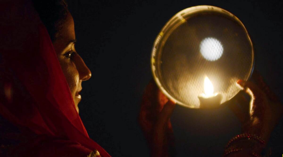 Karwa Chauth 2019: कब है करवा चौथ? जानें इससे जुड़ी पौराणिक कथा, महत्व और पूजा विधि Karwa Chauth 2019: कब है करवा चौथ? जानें इससे जुड़ी पौराणिक कथा, महत्व और पूजा विधि