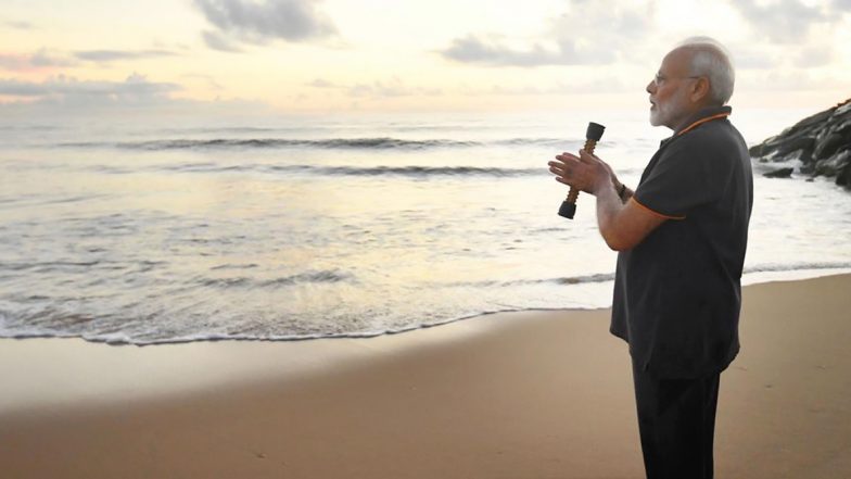 पीएम मोदी ने महाबलीपुरम में सागर के साथ 'संवाद' कर लिखी कविता, ट्विटर पर किया शेयर