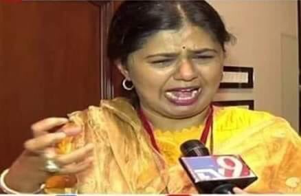 महाराष्ट्र विधानसभा चुनाव परिणाम 2019: परली सीट से फडणवीस सरकार में मंत्री पंकजा मुंडे को मिली करारी हार, मीडिया के सामने हुई भावुक