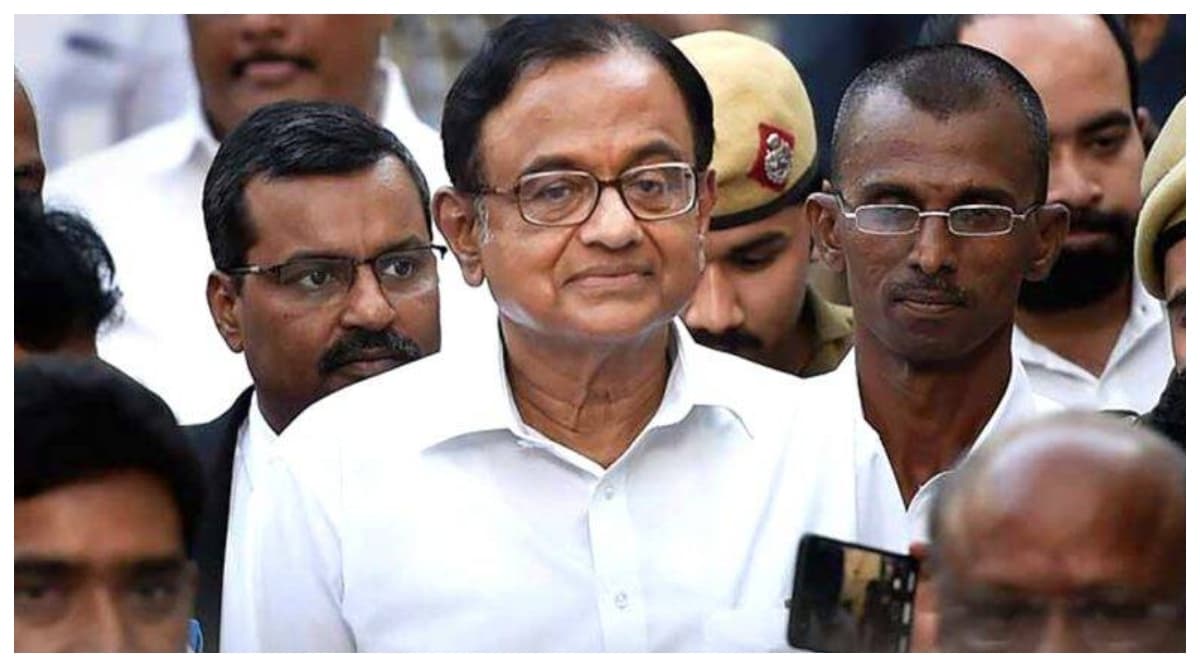 आईएनएक्स मीडिया केस: पी चिदंबरम को सुप्रीम कोर्ट से मिली जमानत, देश नहीं छोड़ने की रखी शर्त आईएनएक्स मीडिया केस: पी चिदंबरम को सुप्रीम कोर्ट से मिली जमानत, देश नहीं छोड़ने की रखी शर्त