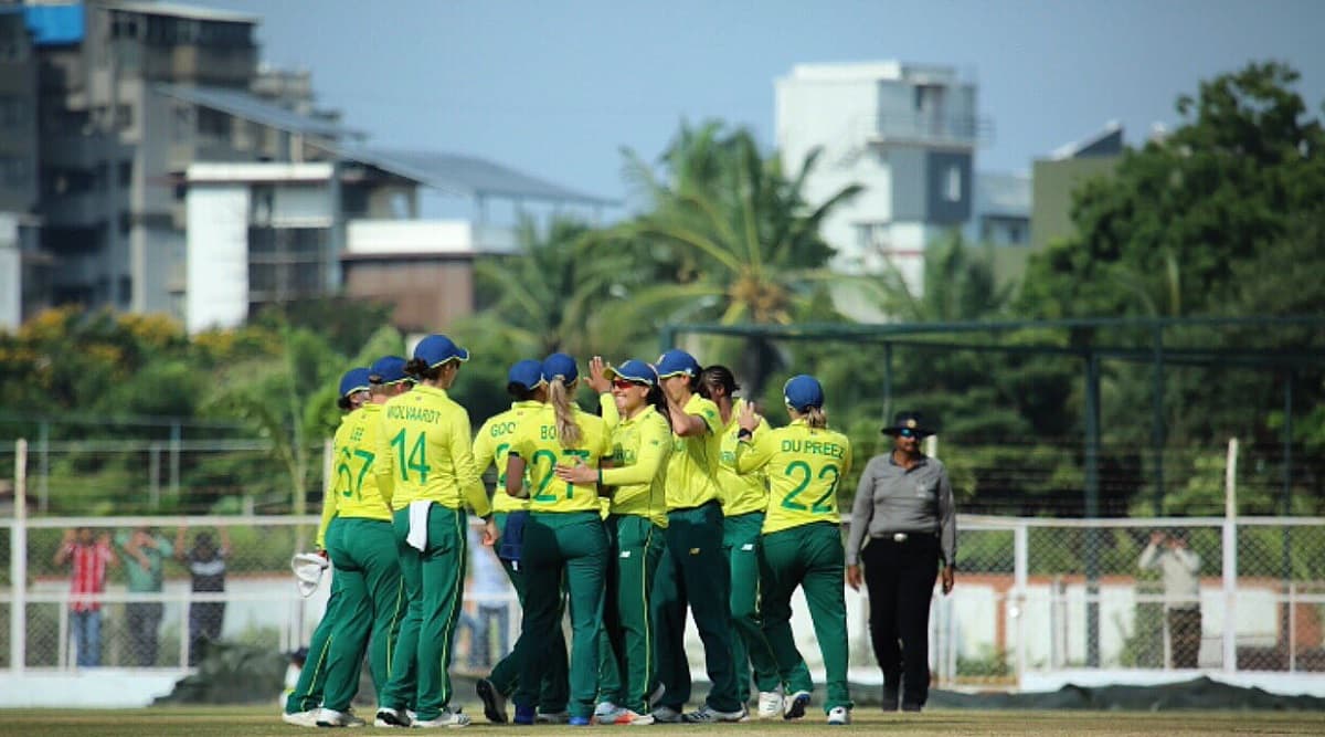 India vs South Africa Women’s 6th T20I: दक्षिण अफ्रीका ने भारत को 105 रन से हराया India vs South Africa Women’s 6th T20I: दक्षिण अफ्रीका ने भारत को 105 रन से हराया