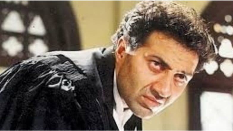 Happy Birthday Sunny Deol: शाहरुख खान ही नहीं बल्कि इन सेलेब्स के साथ भी खराब रहे हैं सनी पाजी के रिश्ते Happy Birthday Sunny Deol: शाहरुख खान ही नहीं बल्कि इन सेलेब्स के साथ भी खराब रहे हैं सनी पाजी के रिश्ते