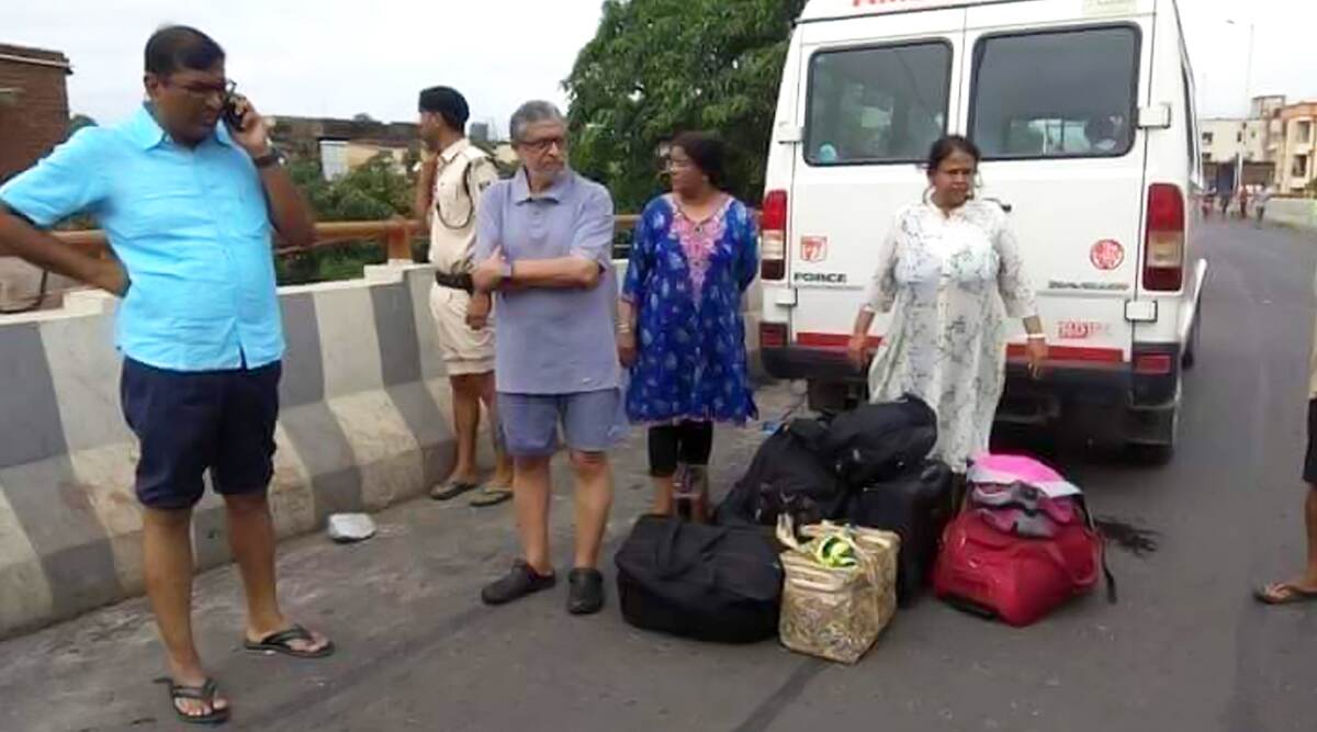 पटना में भीषण जलजमाव पर लालू प्रसाद यादव ने सुशील मोदी पर साधा निशाना, कहा- गरीबों का घर उजाड़ने वाले आज खुद रोड पर आ गए पटना में भीषण जलजमाव पर लालू प्रसाद यादव ने सुशील मोदी पर साधा निशाना, कहा- गरीबों का घर उजाड़ने वाले आज खुद रोड पर आ गए