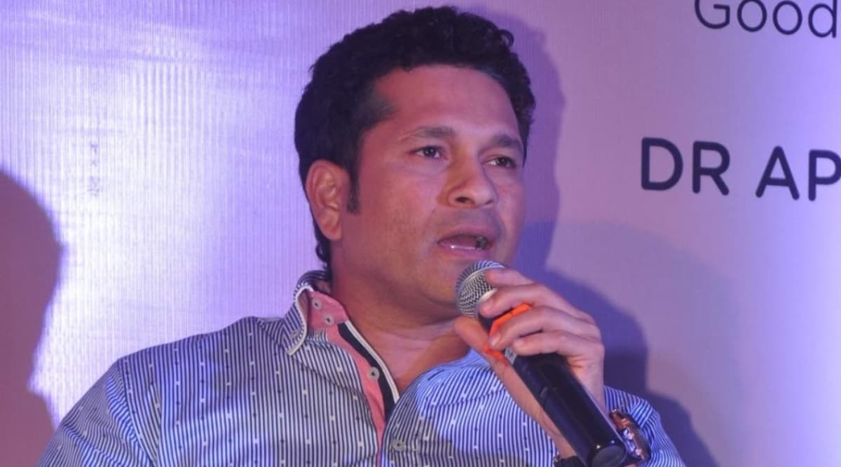 मास्टर ब्लास्टर सचिन तेंदुलकर ने कहा- शॉर्टकट से सपनों को पूरा नहीं किया जा सकता मास्टर ब्लास्टर सचिन तेंदुलकर ने कहा- शॉर्टकट से सपनों को पूरा नहीं किया जा सकता