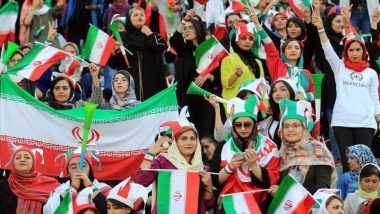 ईरान में महिलाओं ने दशकों बाद देखा फुटबॉल मैच, 3 हजार से अधिक फेमल प्रसंशक पहुंची तेहरान के आजाद स्टेडियम