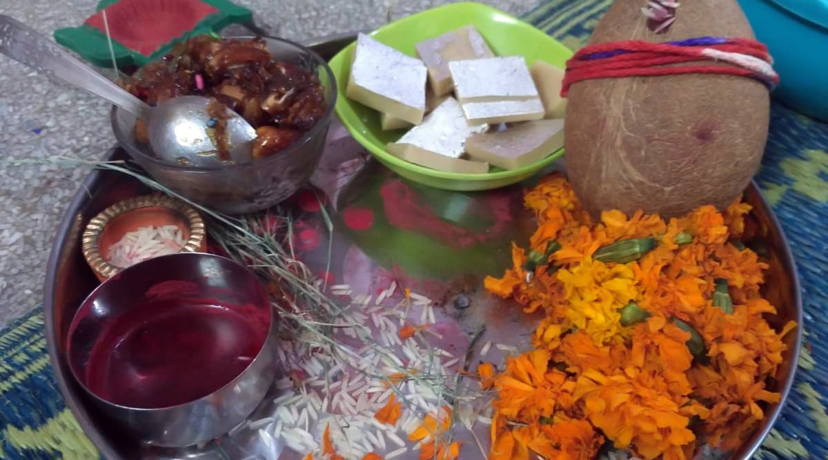 Bhai Dooj 2019: कब है भाई दूज? जानें इसका महत्व, शुभ मुहूर्त, पूजा विधि और पौराणिक कथा Bhai Dooj 2019: कब है भाई दूज? जानें इसका महत्व, शुभ मुहूर्त, पूजा विधि और पौराणिक कथा