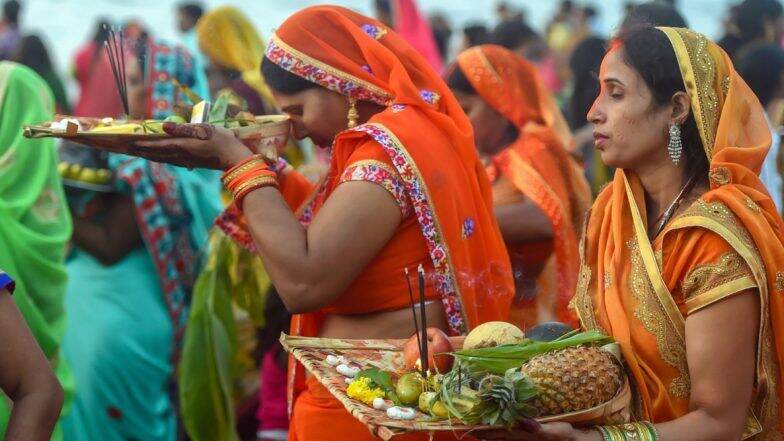 Chhath Puja 2019 Vrat: यह व्रत करने से पुत्र-लाभ के साथ सुख, शांति और समृद्धि की होती है प्राप्ति, जानें पूजा विधि और कथा Chhath Puja 2019 Vrat: यह व्रत करने से पुत्र-लाभ के साथ सुख, शांति और समृद्धि की होती है प्राप्ति, जानें पूजा विधि और कथा
