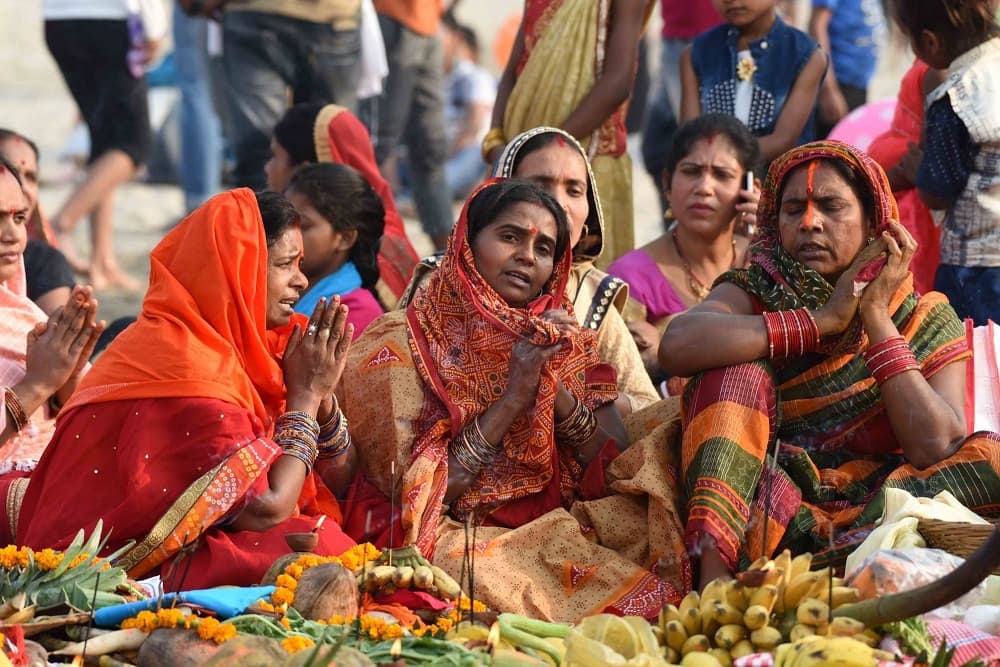 Chhath Puja 2019: 'नहाय खाय' से निर्जल उपवास एवं सूर्यास्त तथा 'सूर्योदय के अर्घ्य' के साथ सूर्य एवं माता छठ की संपूर्ण उपासना विधि Chhath Puja 2019: 'नहाय खाय' से निर्जल उपवास एवं सूर्यास्त तथा 'सूर्योदय के अर्घ्य' के साथ सूर्य एवं माता छठ की संपूर्ण उपासना विधि