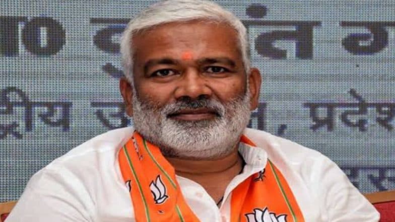 उत्तर प्रदेश बीजेपी अध्यक्ष स्वतंत्रदेव सिंह का दावा, कहा- विधानसभा उपचुनाव में पार्टी करेगी 'क्लीन स्वीप' उत्तर प्रदेश बीजेपी अध्यक्ष स्वतंत्रदेव सिंह का दावा, कहा- विधानसभा उपचुनाव में पार्टी करेगी 'क्लीन स्वीप'