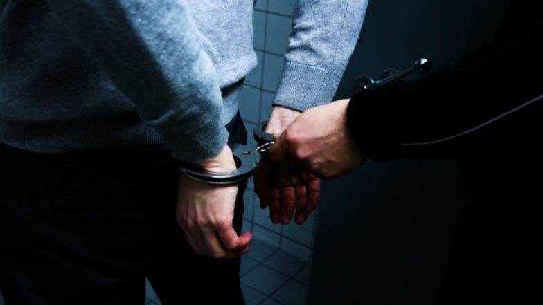 मोरक्को पुलिस ने 8 टन गांजा के साथ 5 लोगों को किया गिरफ्तार, कई इलेक्ट्रोनिक उपकरण किए जब्त मोरक्को पुलिस ने 8 टन गांजा के साथ 5 लोगों को किया गिरफ्तार, कई इलेक्ट्रोनिक उपकरण किए जब्त