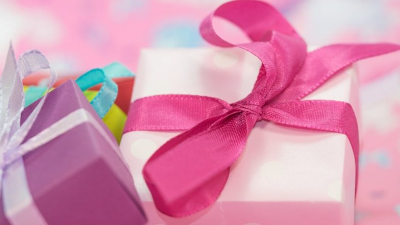 Diwali 2019 Gift Ideas Under 500: दिवाली पर अपने दोस्तों और परिवार वालों को दें खास उपहार, यहां है 500 रुपए से भी कम बजट वाले अनोखे गिफ्ट्स आइडियाज
