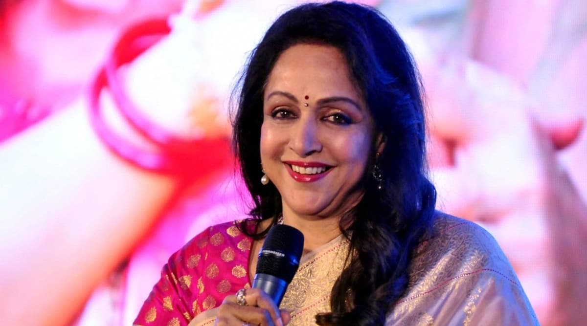 जन्मदिन विशेष: बॉलीवुड की 'ड्रीम गर्ल' हेमा मालिनी की जिंदगी से जुड़े ये अनसुने किस्से जिसे जानकर रह जाएंगा दंग जन्मदिन विशेष: बॉलीवुड की 'ड्रीम गर्ल' हेमा मालिनी की जिंदगी से जुड़े ये अनसुने किस्से जिसे जानकर रह जाएंगा दंग