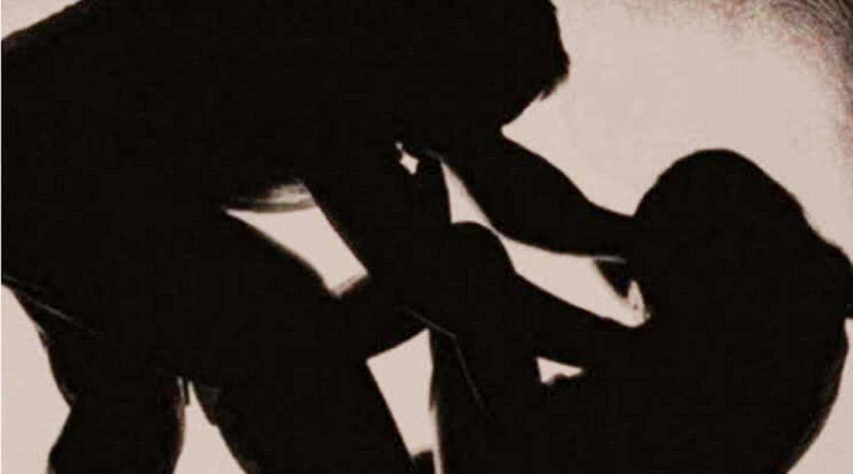 महाराष्ट्र: महिला दोस्त के साथ छेड़छाड़ और यौन उत्पीड़न के मामले में व्यक्ति गिरफ्तार महाराष्ट्र: महिला दोस्त के साथ छेड़छाड़ और यौन उत्पीड़न के मामले में व्यक्ति गिरफ्तार