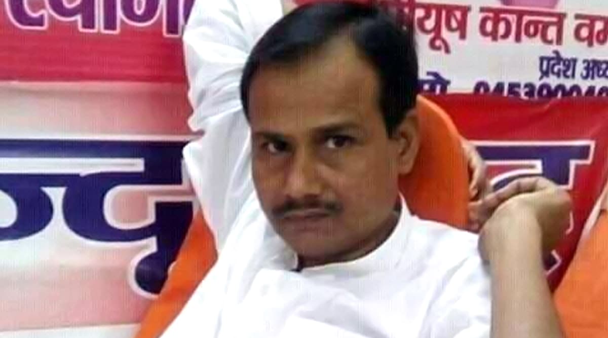 कमलेश तिवारी हत्याकांड: आरोपियों के खिलाफ यूपी पुलिस ने रखा ढाई-ढाई लाख रुपये का इनाम कमलेश तिवारी हत्याकांड: आरोपियों के खिलाफ यूपी पुलिस ने रखा ढाई-ढाई लाख रुपये का इनाम