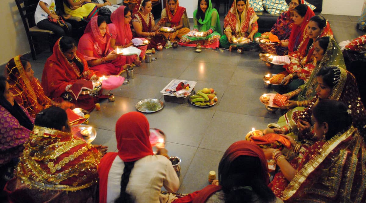 Karva Chauth 2019: पहली बार करवा चौथ रखनेवाली सुहागिनें व्रत को ऐसे बनाएं सुफल और सार्थक Karva Chauth 2019: पहली बार करवा चौथ रखनेवाली सुहागिनें व्रत को ऐसे बनाएं सुफल और सार्थक